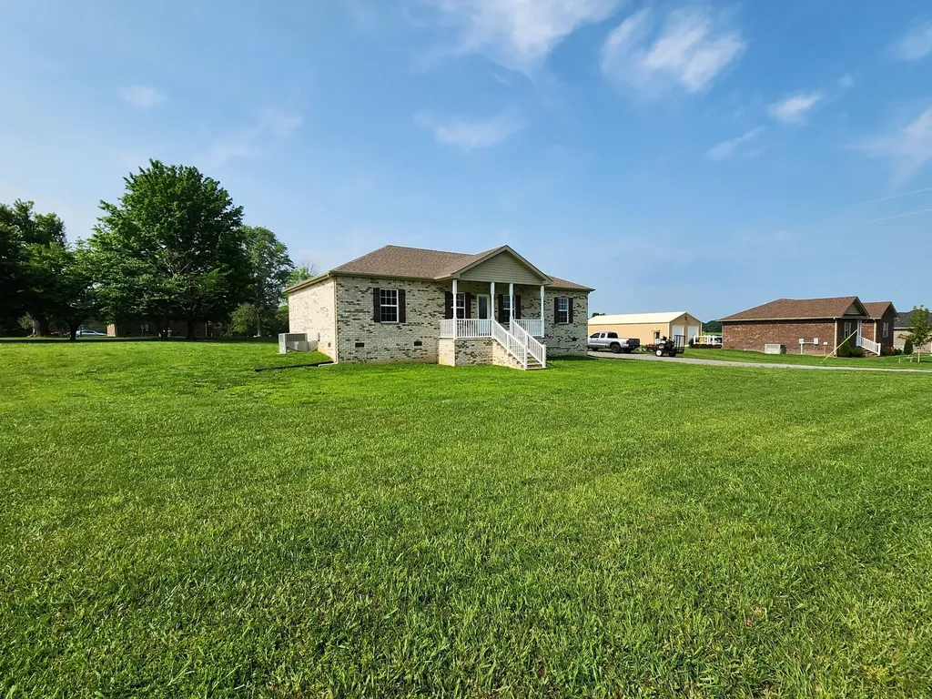 4574 Long Creek Road Lafayette TN 37083