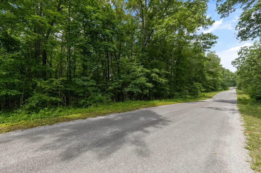 7030 Ute Lane Crossville TN 38572
