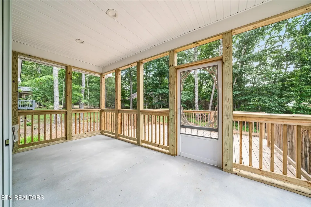 145 Lakeside Drive Crossville TN 38558