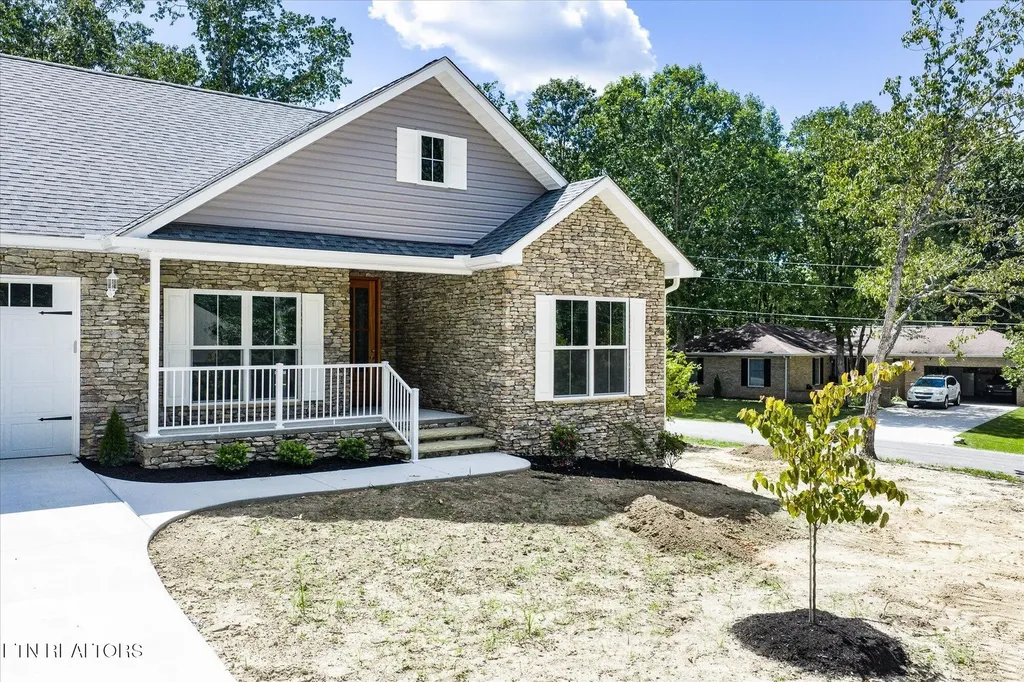 145 Lakeside Drive Crossville TN 38558