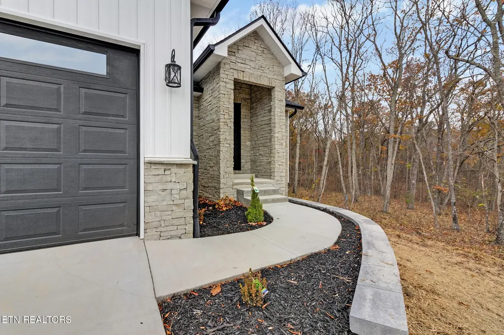 13 Norwich Terrace Crossville TN 38558