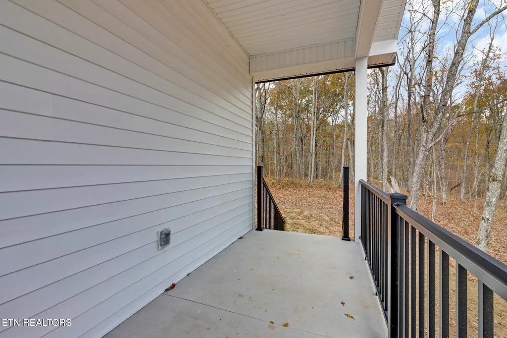 13 Norwich Terrace Crossville TN 38558