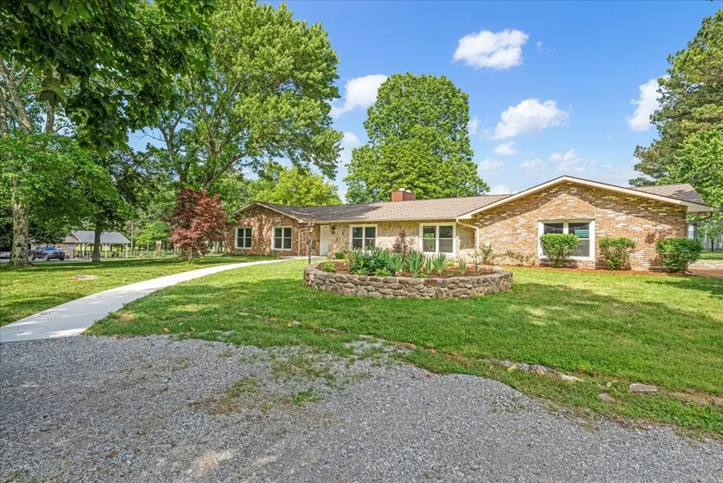 183 Prairie Plains Road Hillsboro TN 37342