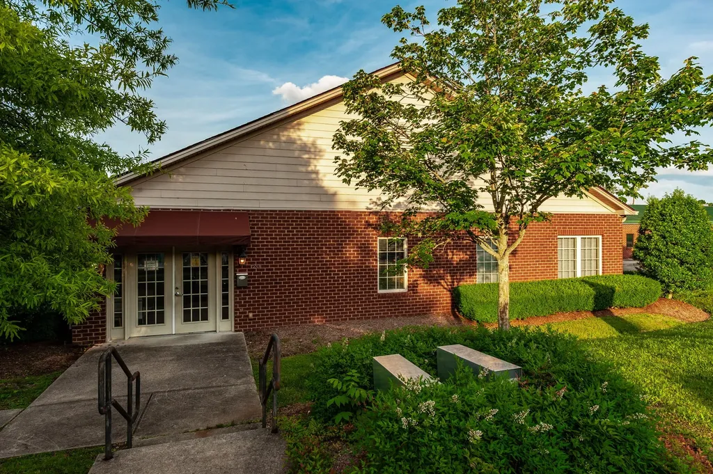 20 Executive Park Drive Hendersonville TN 37075