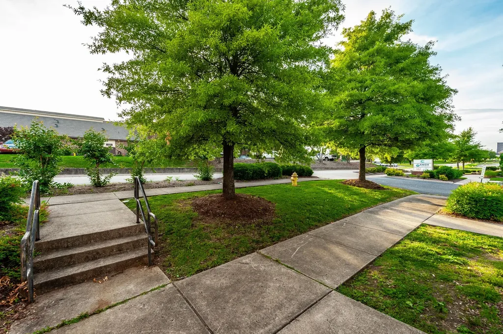 20 Executive Park Drive Hendersonville TN 37075