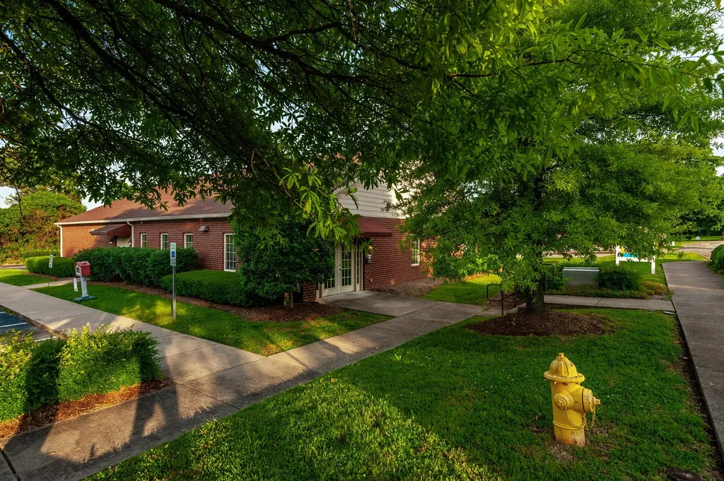 20 Executive Park Drive Hendersonville TN 37075