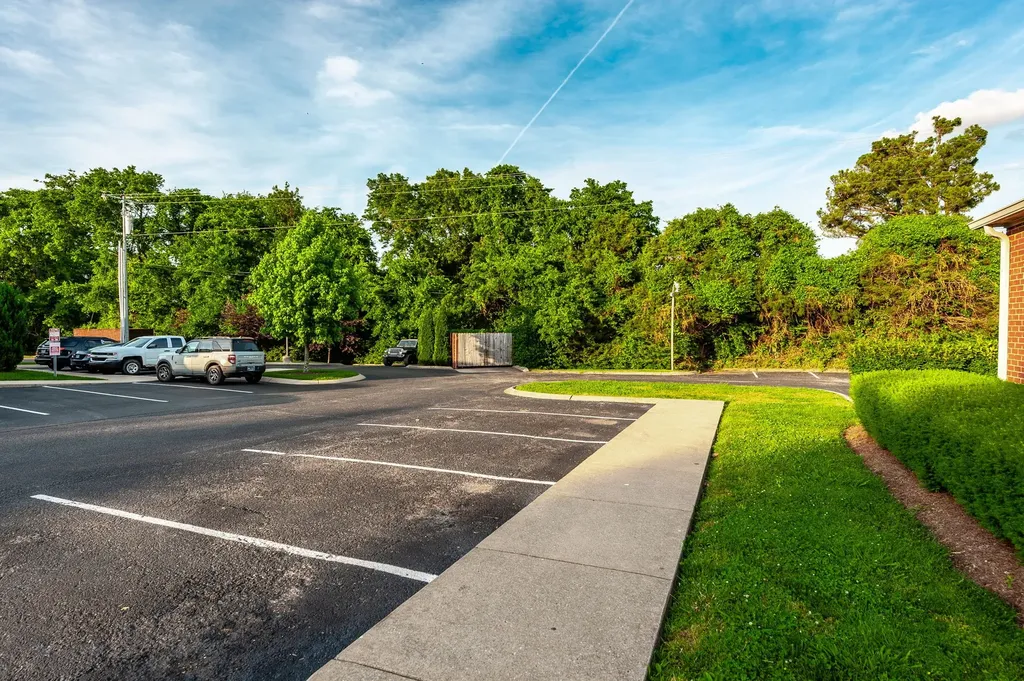 20 Executive Park Drive Hendersonville TN 37075