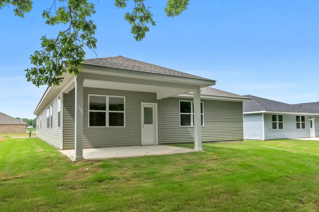 30 Aurora Circle Fayetteville TN 37334