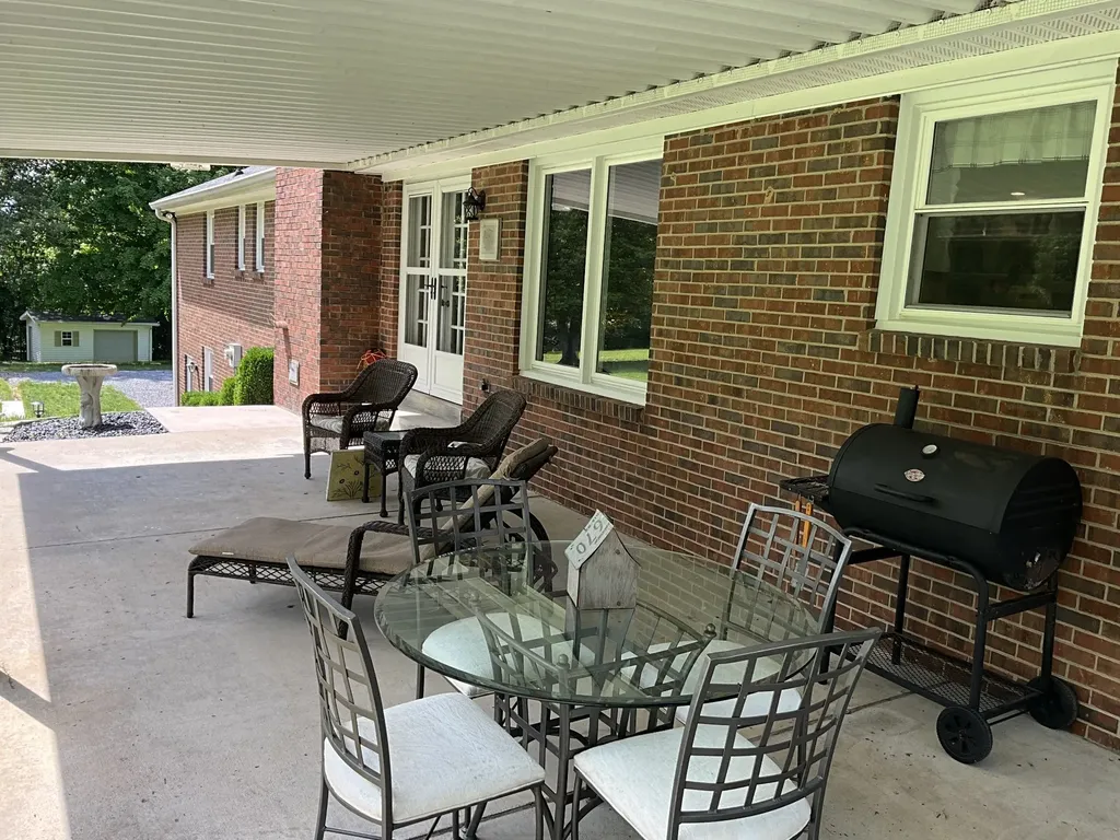 5247 Stacy Springs Road Springfield TN 37172