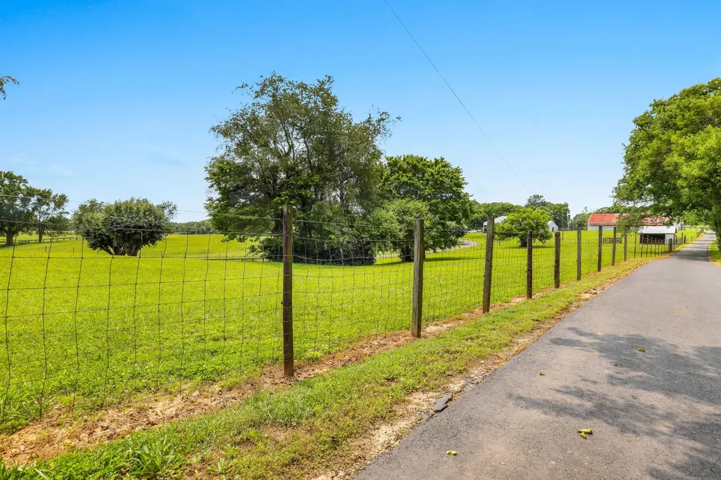 5148 Hwy 49w Springfield TN 37172