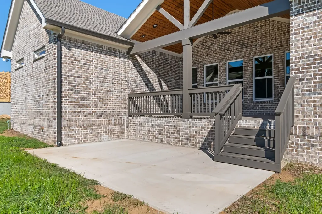 4111 Affiant Way Columbia TN 38401