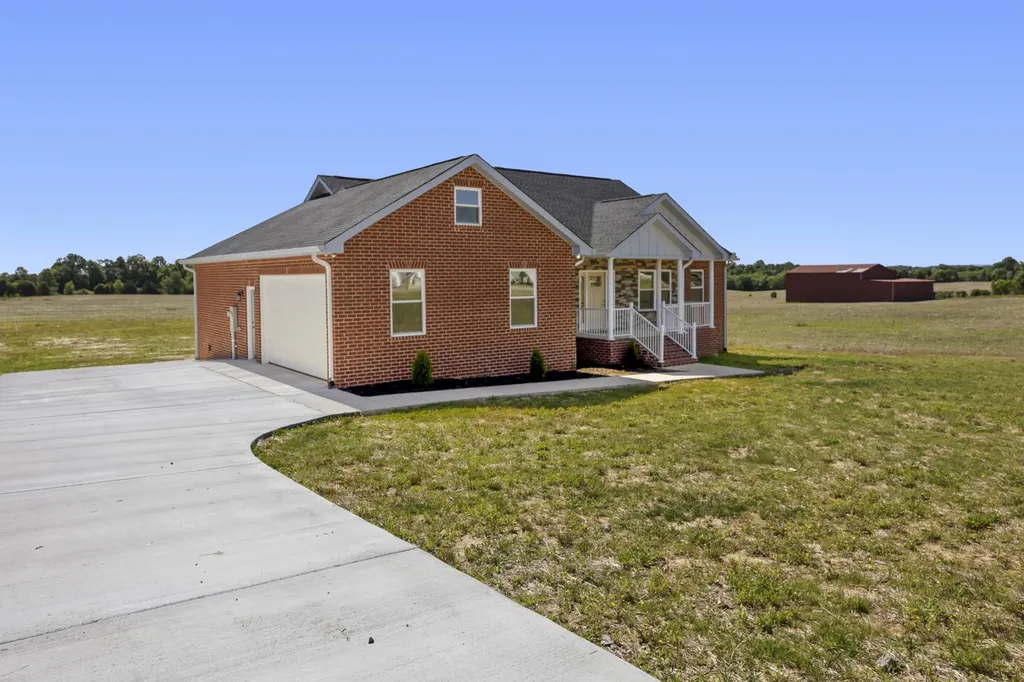 6265 Mcminnville Highway Smithville TN 37166