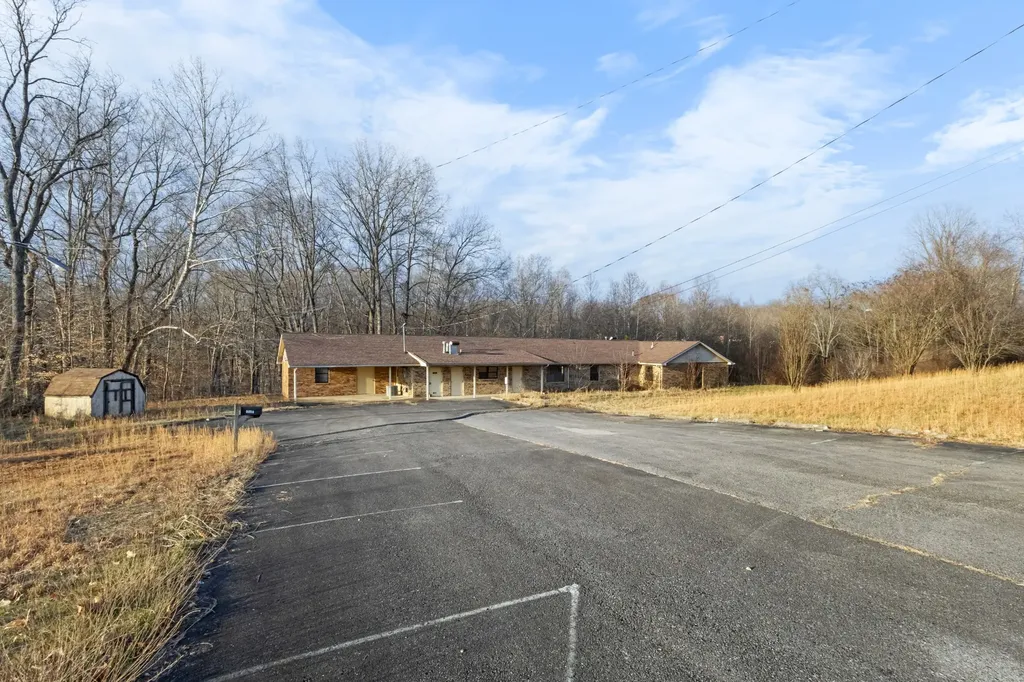 2425 Highway 41a Bypass Clarksville TN 37043