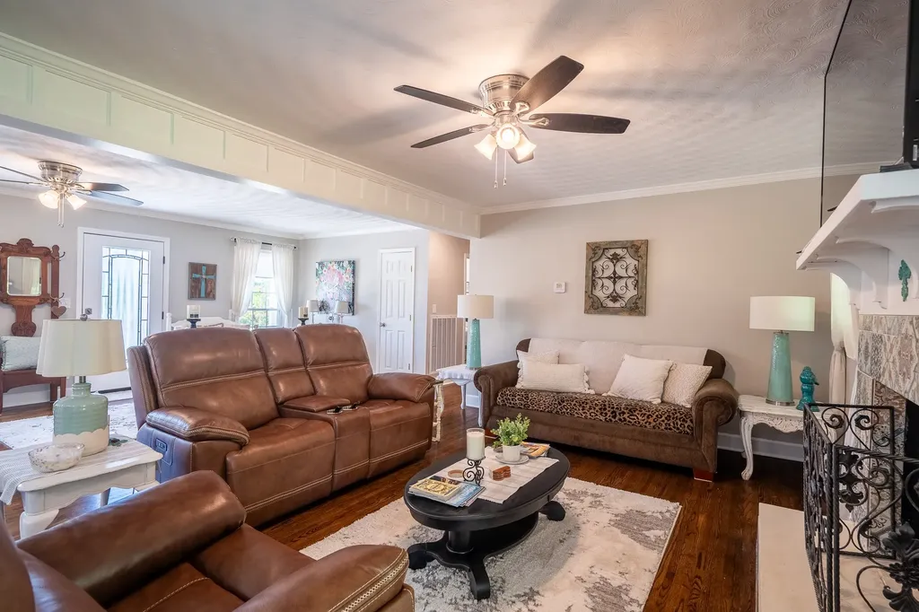 1448 Baker Lane Lawrenceburg TN 38464