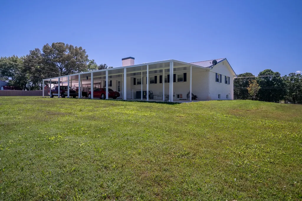 1448 Baker Lane Lawrenceburg TN 38464