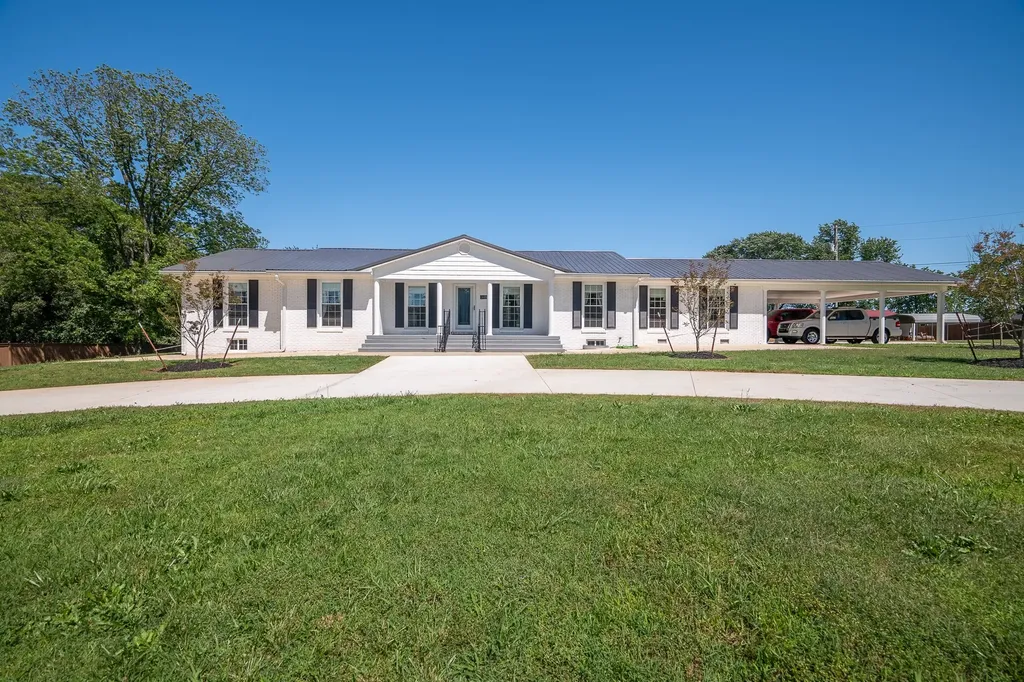 1448 Baker Lane Lawrenceburg TN 38464