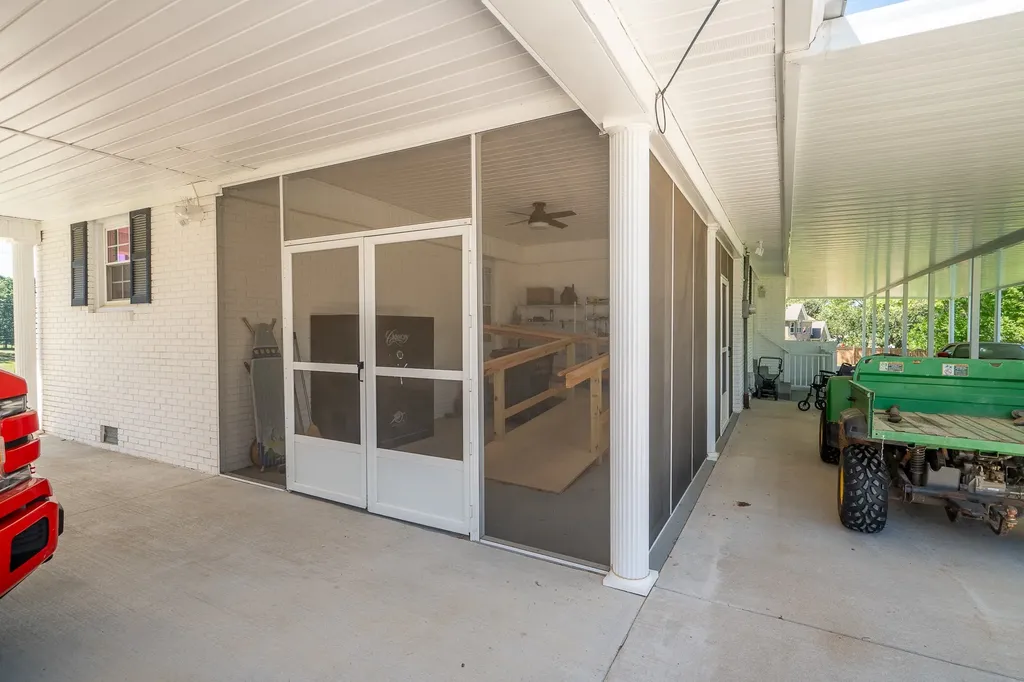 1448 Baker Lane Lawrenceburg TN 38464