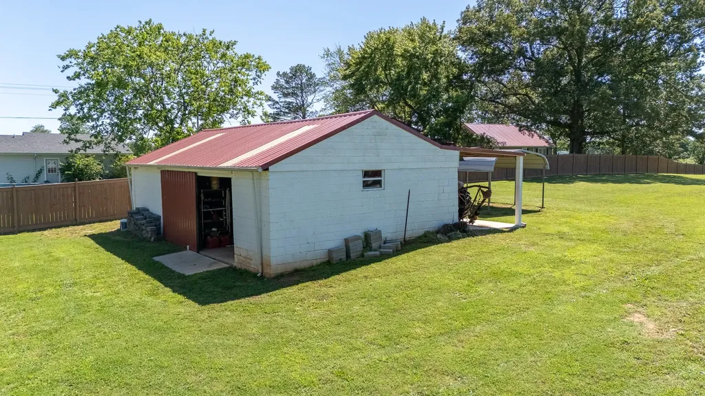 1448 Baker Lane Lawrenceburg TN 38464