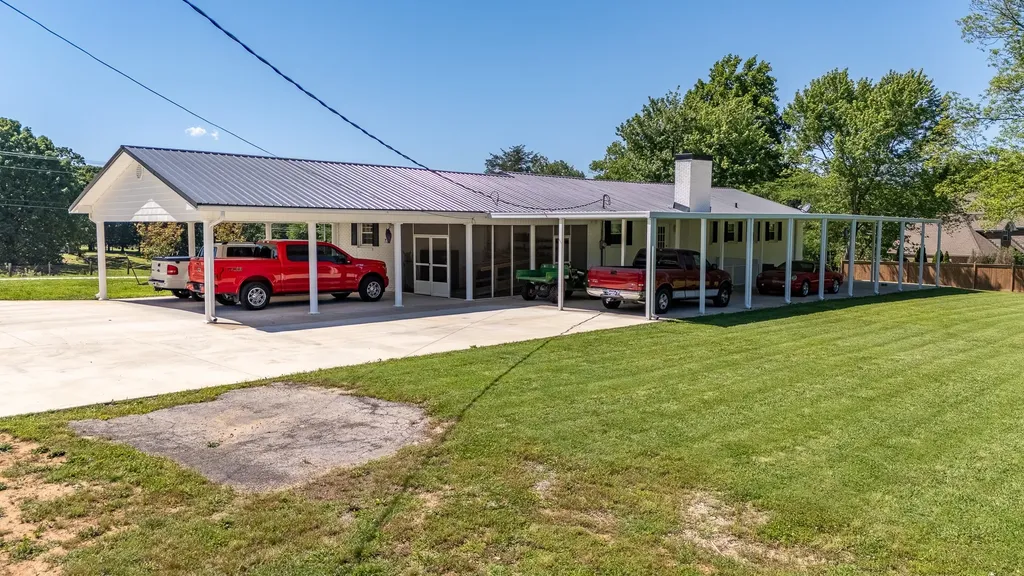 1448 Baker Lane Lawrenceburg TN 38464