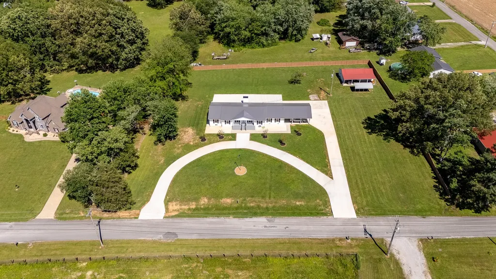 1448 Baker Lane Lawrenceburg TN 38464