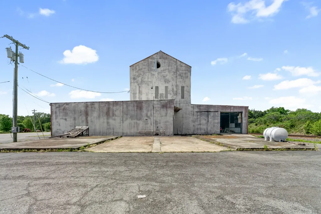 4000 Memorial Boulevard Springfield TN 37172
