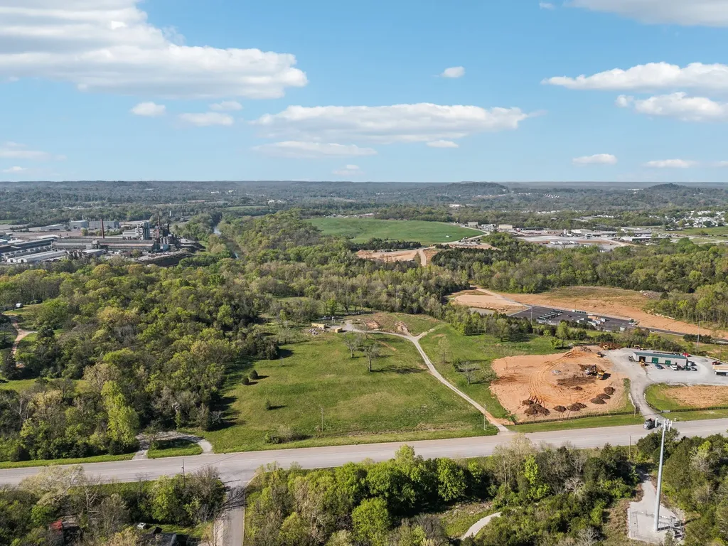 1009 Santa Fe Pike Columbia TN 38401
