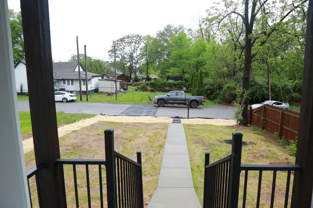 2226A Fox Avenue Nashville TN 37210