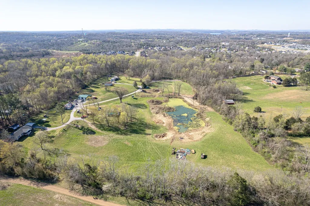 6307 N New Hope Road Hermitage TN 37076