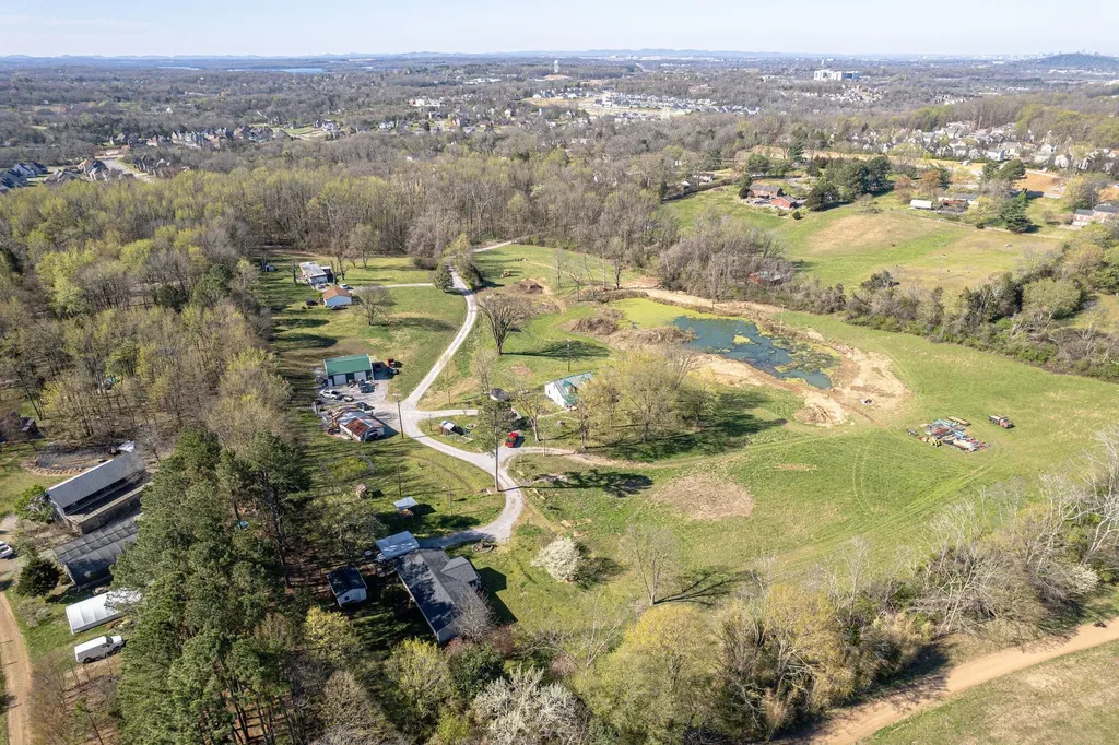 6307 N New Hope Road Hermitage TN 37076