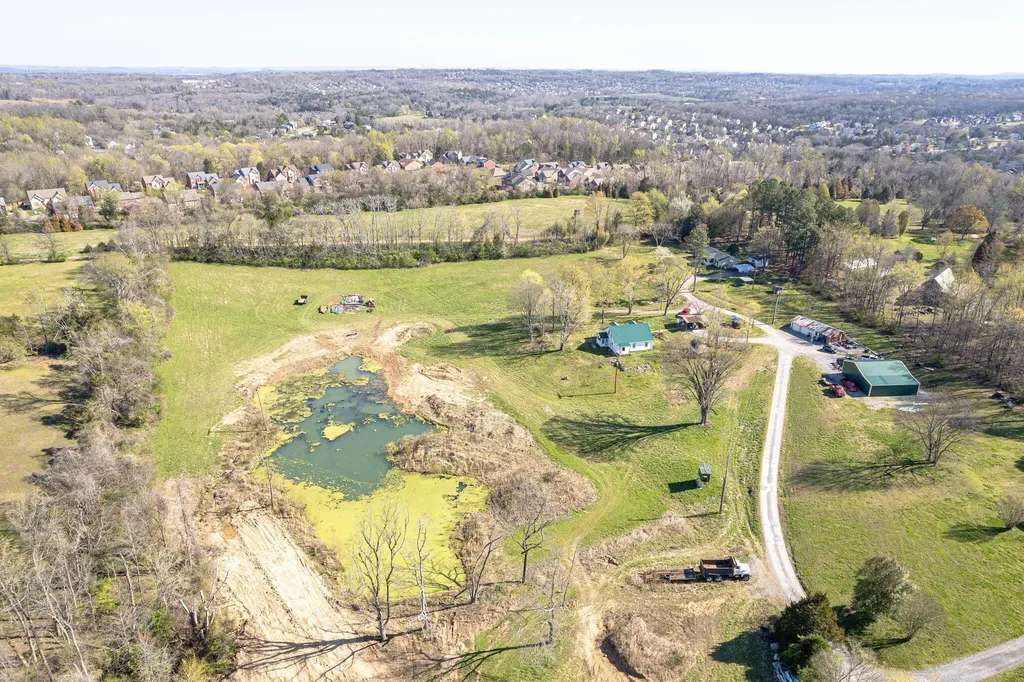 6307 N New Hope Road Hermitage TN 37076