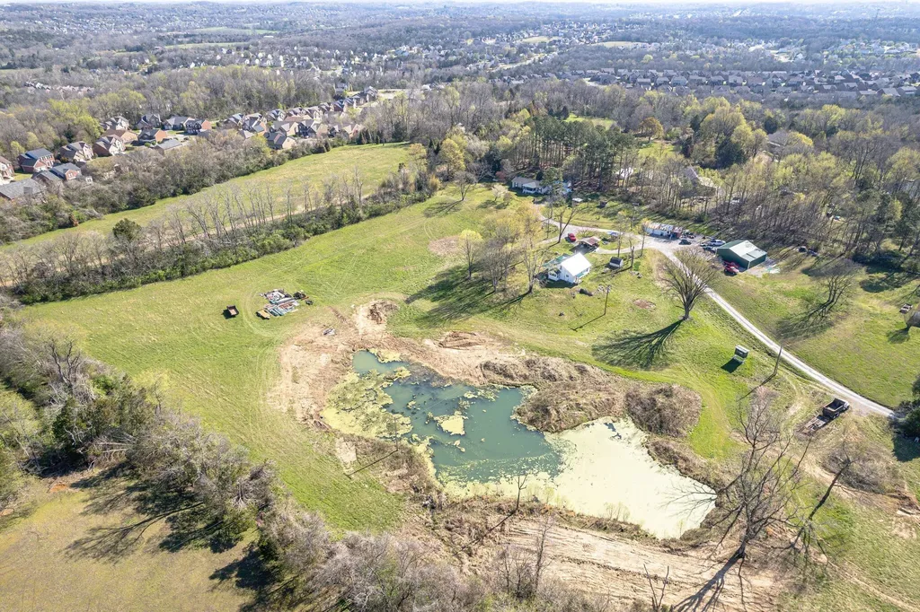 6307 N New Hope Road Hermitage TN 37076