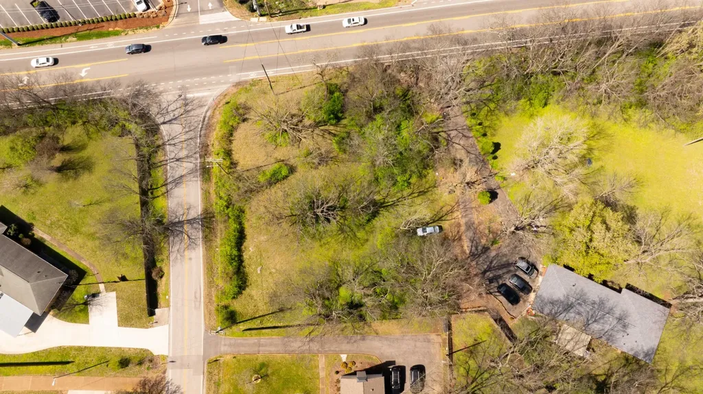 6465 Charlotte Pike Nashville TN 37209