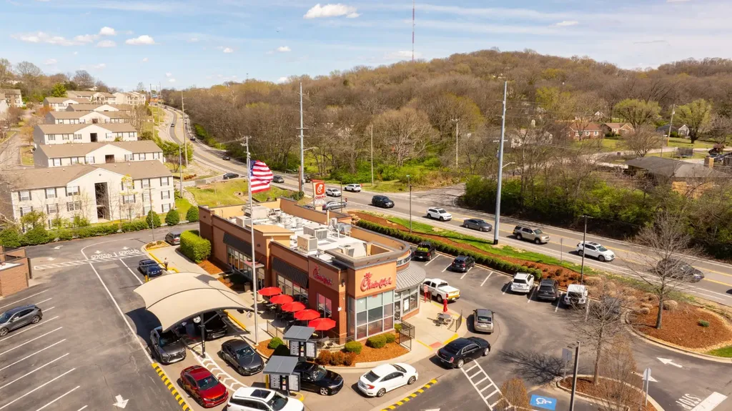 6465 Charlotte Pike Nashville TN 37209