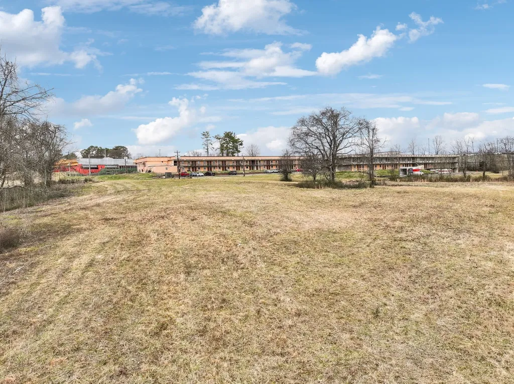 1208 Nashville Highway Columbia TN 38401