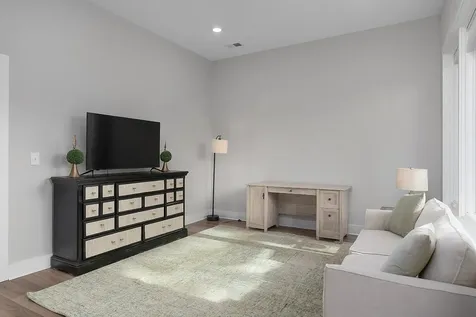737 Burnside Place Chattanooga TN 37408