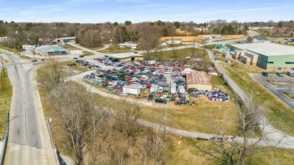34 Woodbury Highway Manchester TN 37355