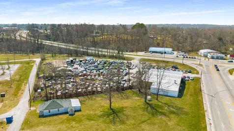 34 Woodbury Highway Manchester TN 37355