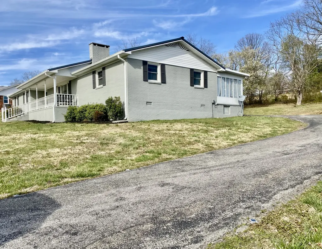 3306 Smithville Highway Mcminnville TN 37110