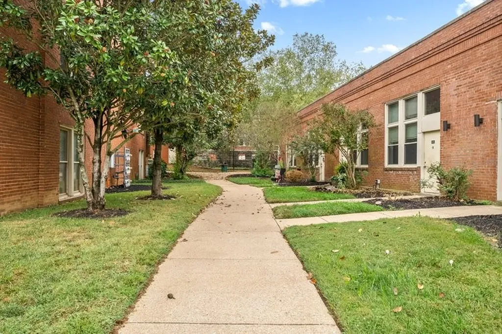 300 Greenwood Avenue Clarksville TN 37040
