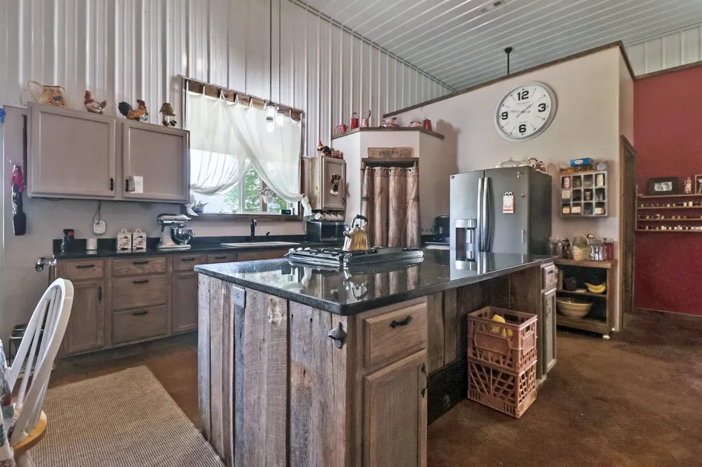 6808 Highway 127, N Crossville TN 38571