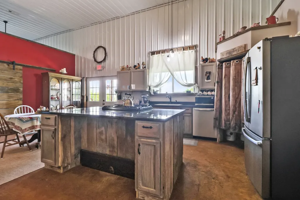 6808 Highway 127, N Crossville TN 38571