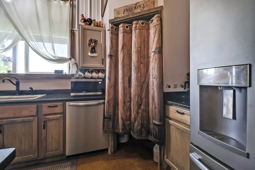 6808 Highway 127, N Crossville TN 38571