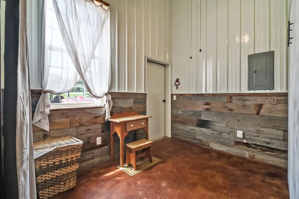 6808 Highway 127, N Crossville TN 38571