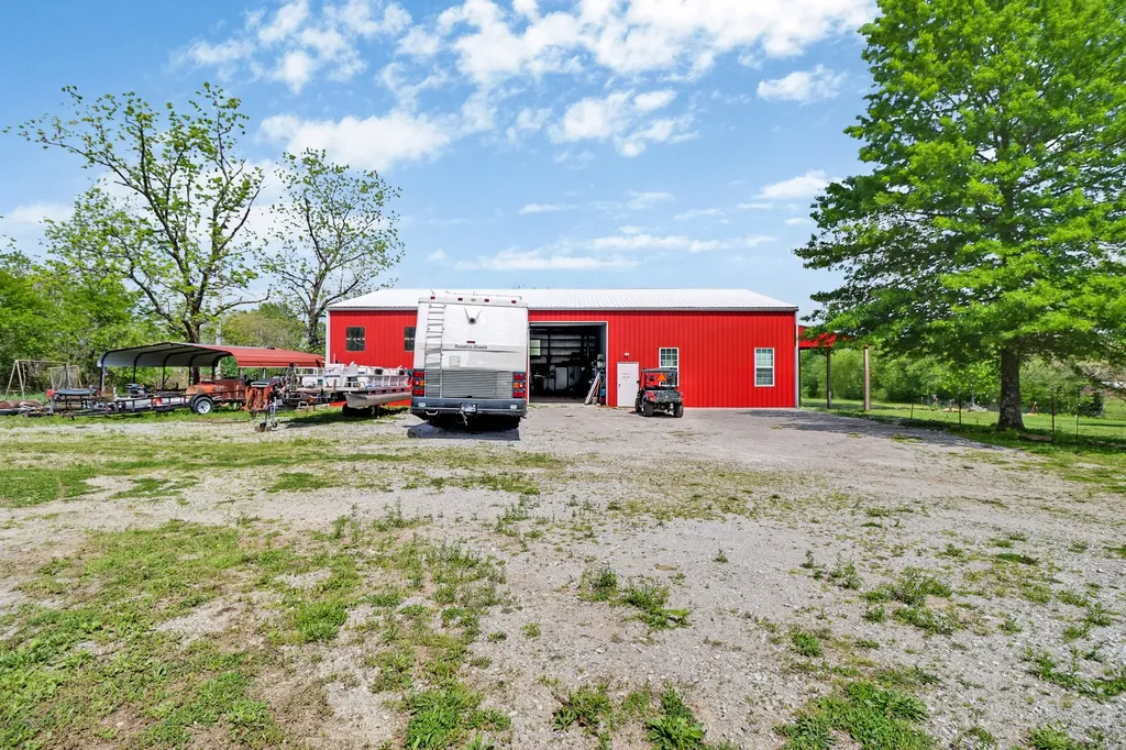 6808 Highway 127, N Crossville TN 38571