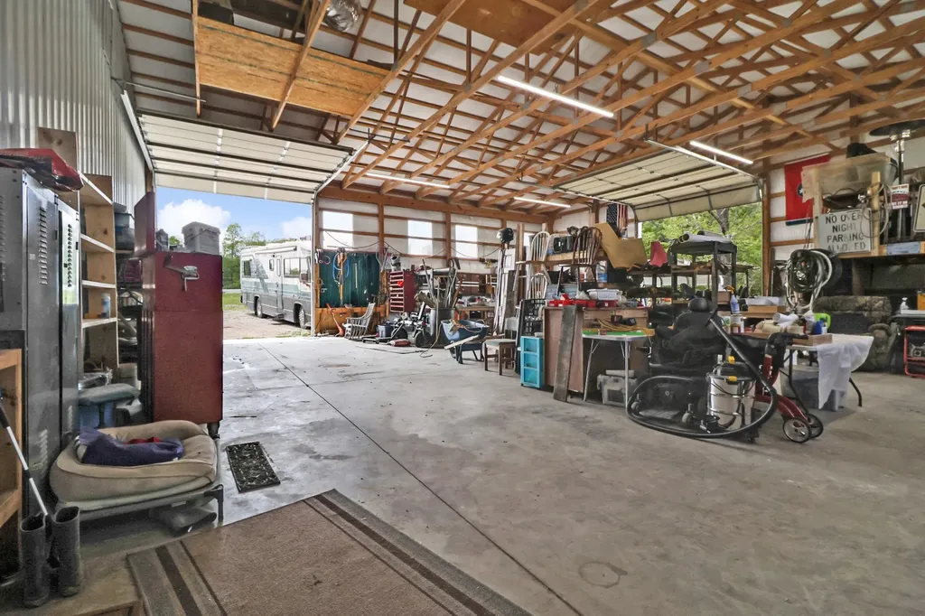 6808 Highway 127, N Crossville TN 38571