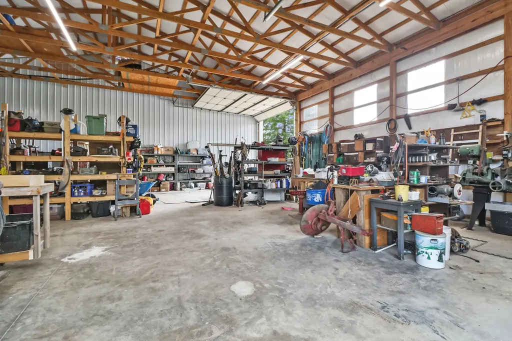 6808 Highway 127, N Crossville TN 38571