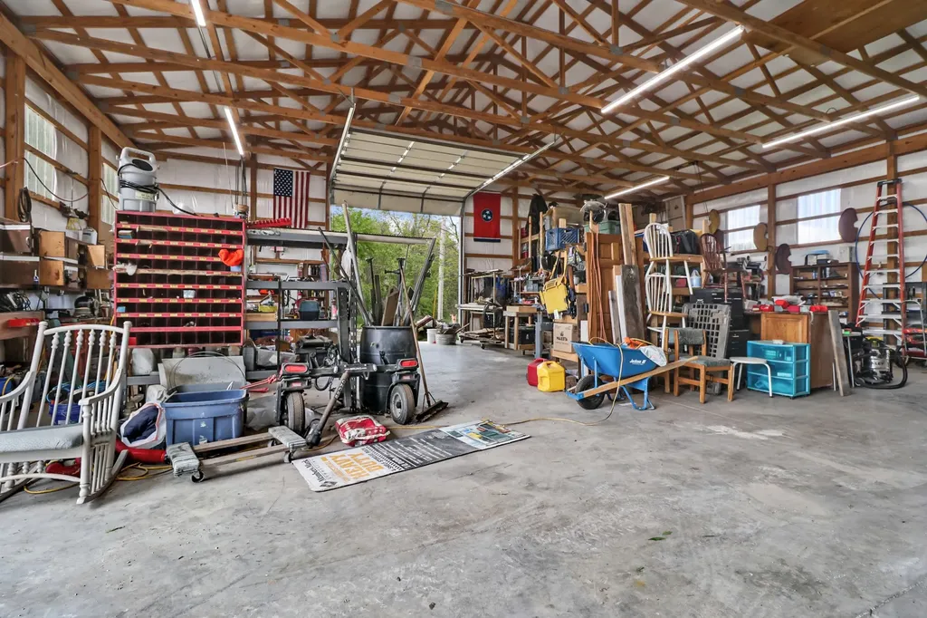 6808 Highway 127, N Crossville TN 38571