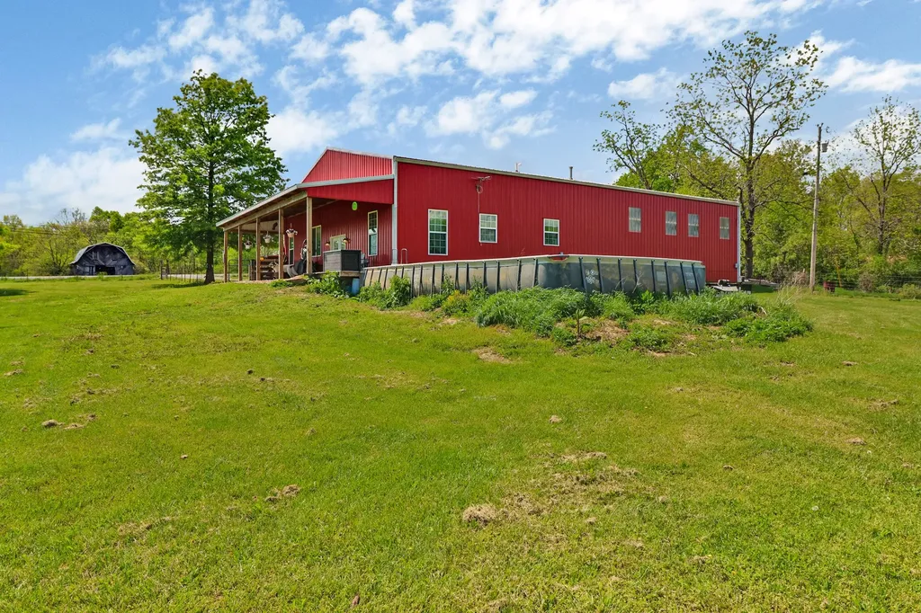 6808 Highway 127, N Crossville TN 38571