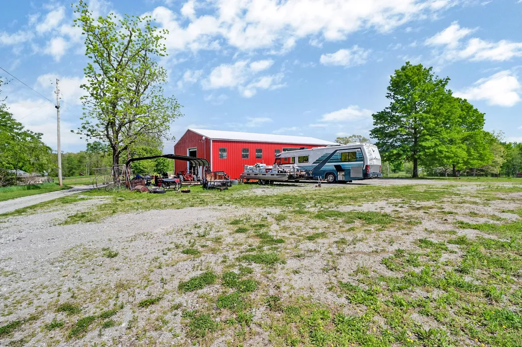 6808 Highway 127, N Crossville TN 38571