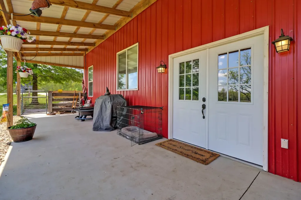 6808 Highway 127, N Crossville TN 38571